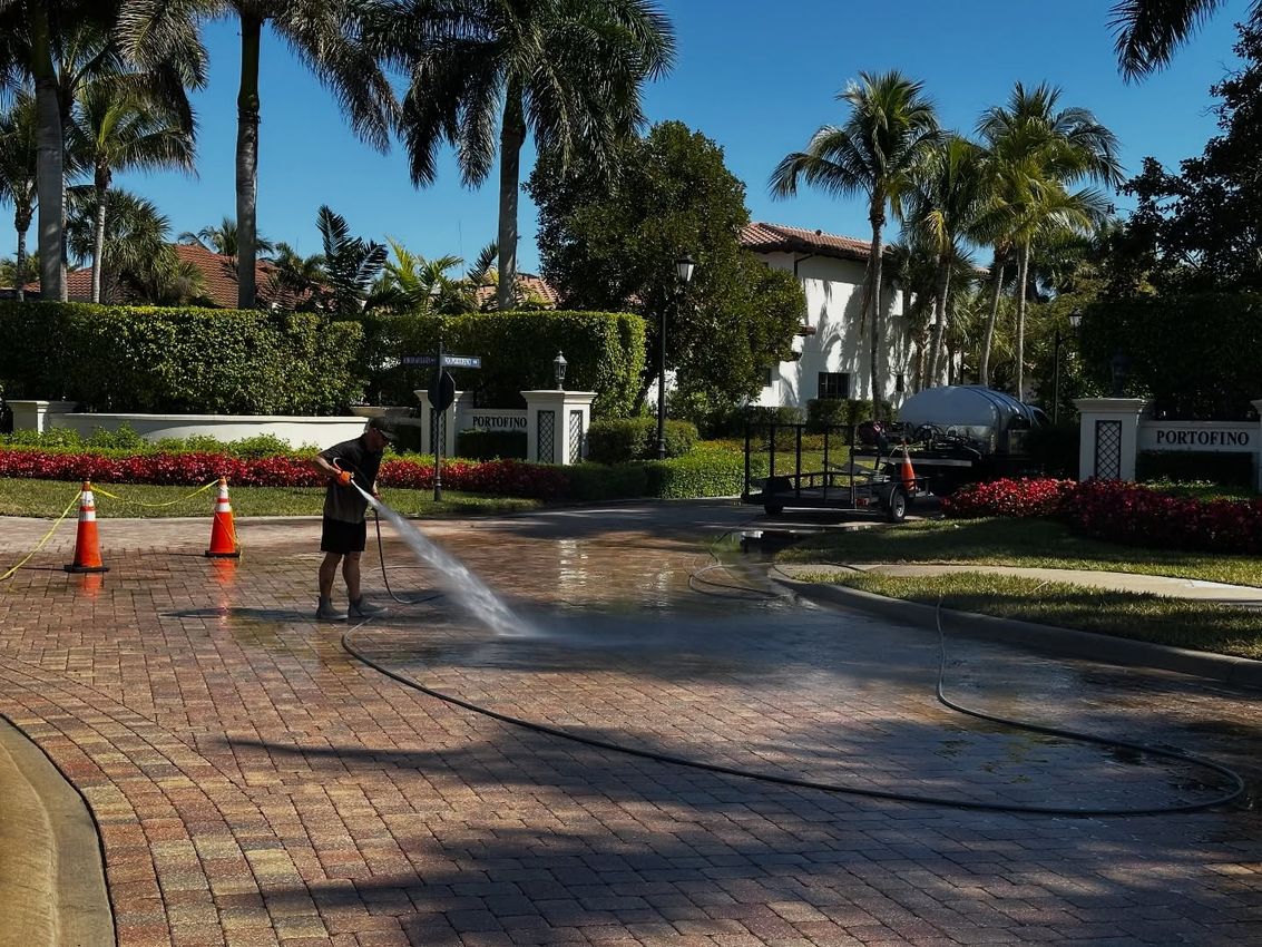 HOA community roadway cleaning Southwest Florida