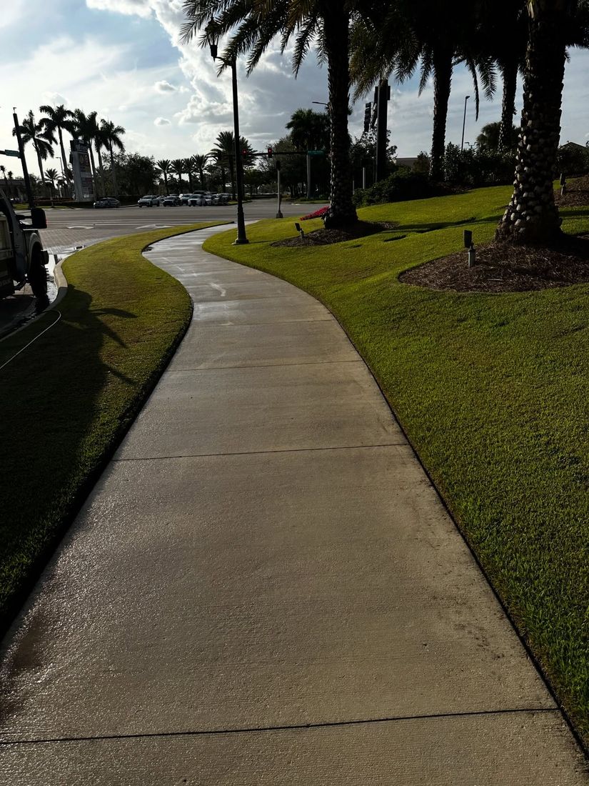 HOA sidewalk cleaning